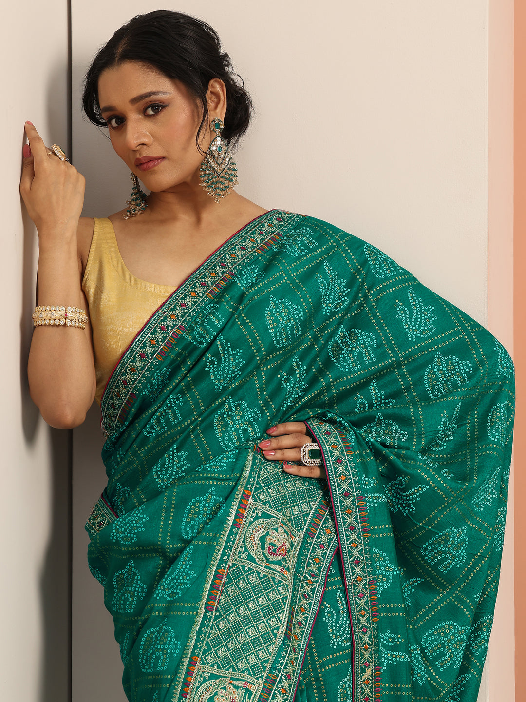 Green Printed Bandhani Silk Blend Saree With Unstitched Blouse Piece