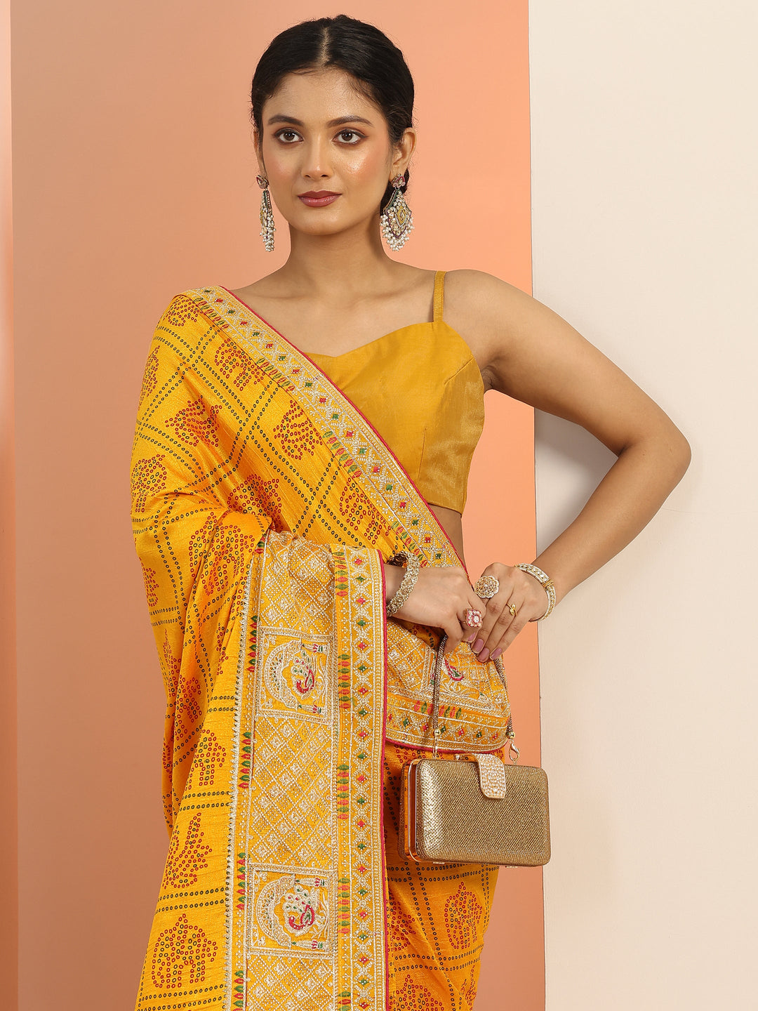 Mustard Printed Silk blend Saree With Unstitched Blouse Piece