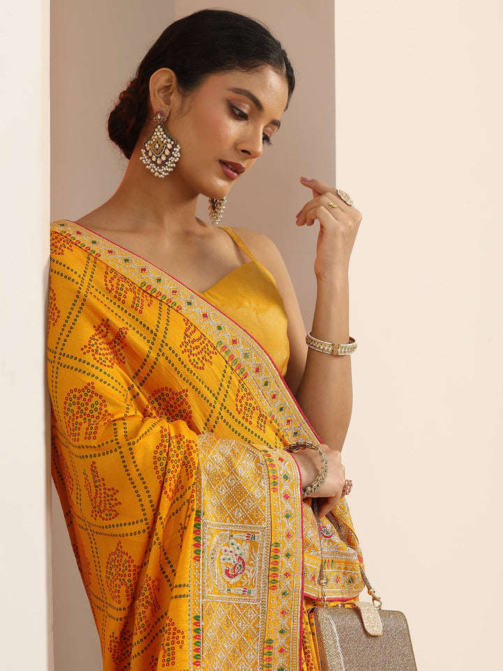 Mustard Printed Silk blend Saree With Unstitched Blouse Piece