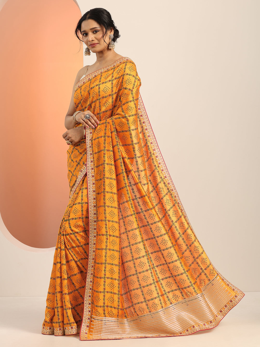 Mustard Printed Silk blend Saree With Unstitched Blouse Piece