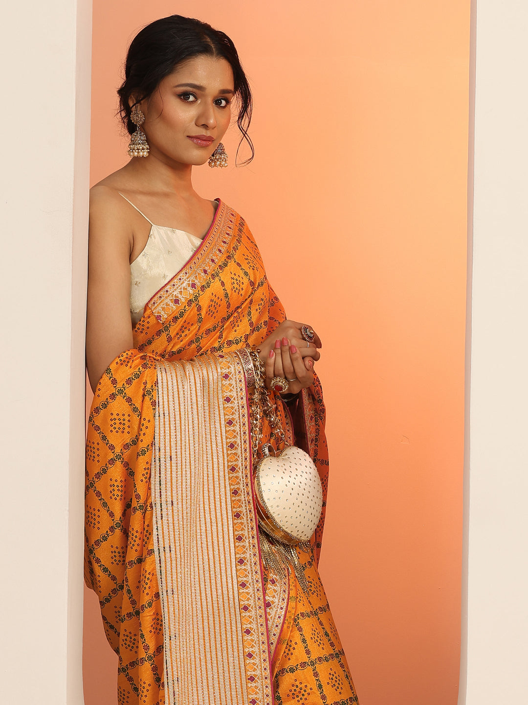 Mustard Printed Silk blend Saree With Unstitched Blouse Piece