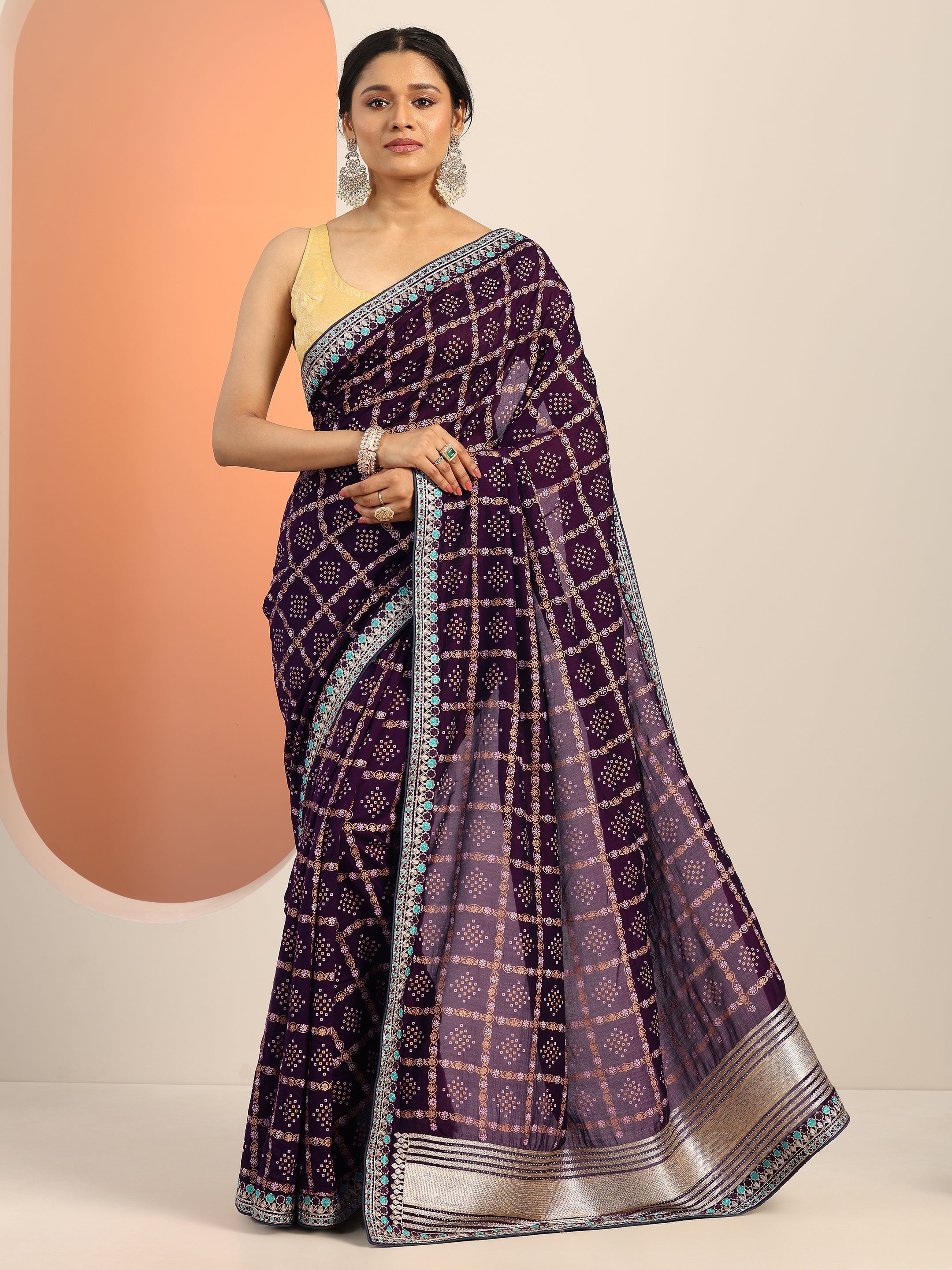 Magenta Printed Silk Blend Saree With Unstitched Blouse Piece