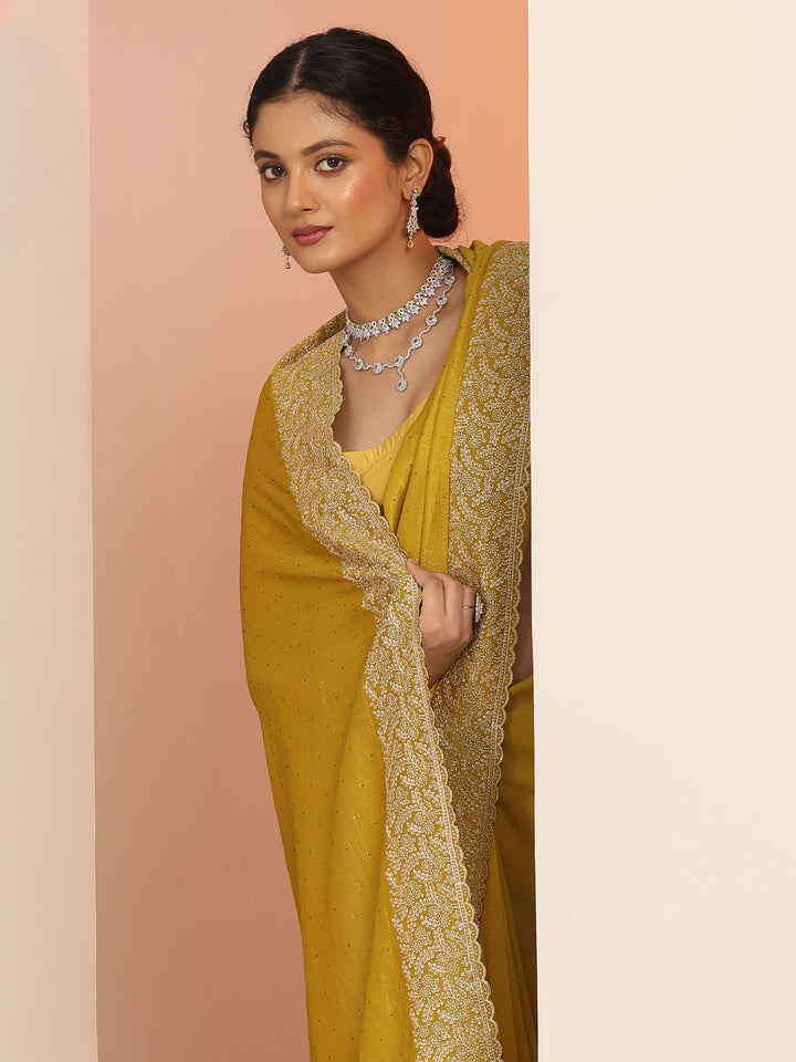 Yellow Embellished Silk blend Saree With Unstitched Blouse Piece