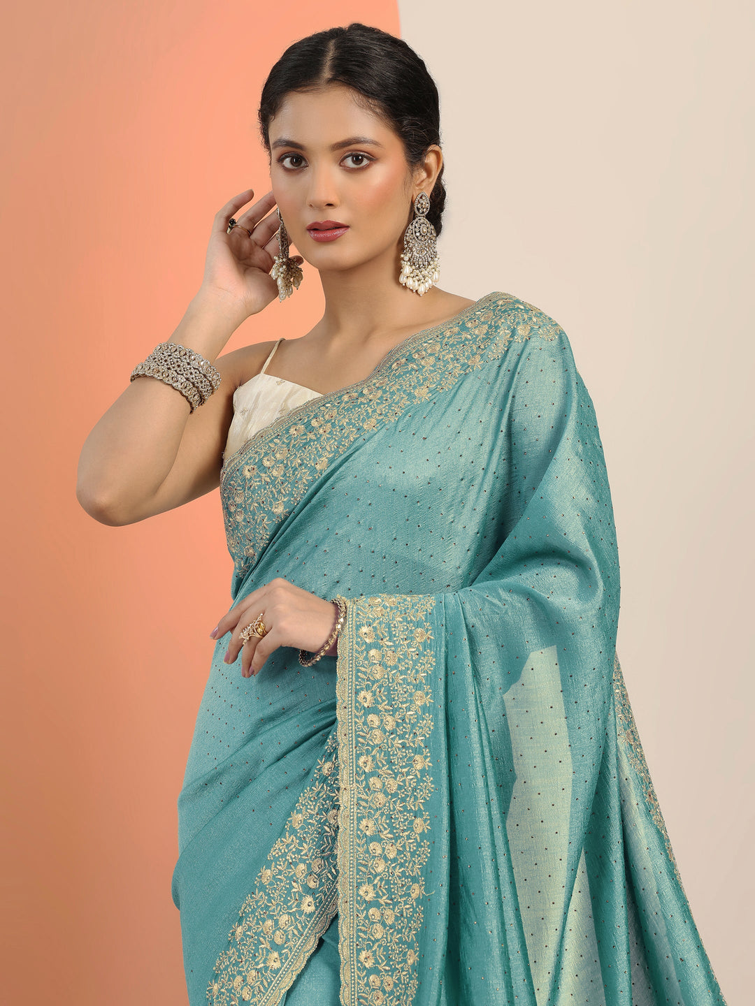 Blue Embellished Silk blend Saree With Unstitched Blouse Piece