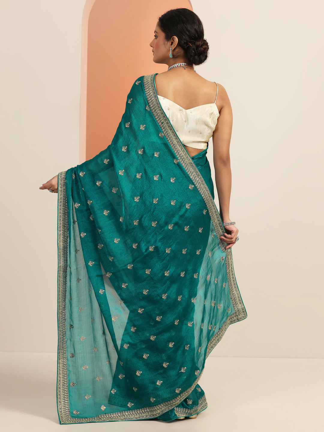 Green Embroidered Chiffon Saree With Unstitched Blouse Piece