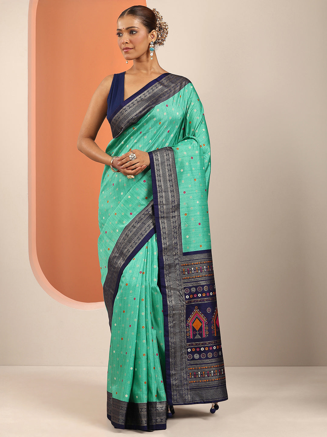 Sea Green Embellished Silk Blend Saree With Unstitched Blouse Piece