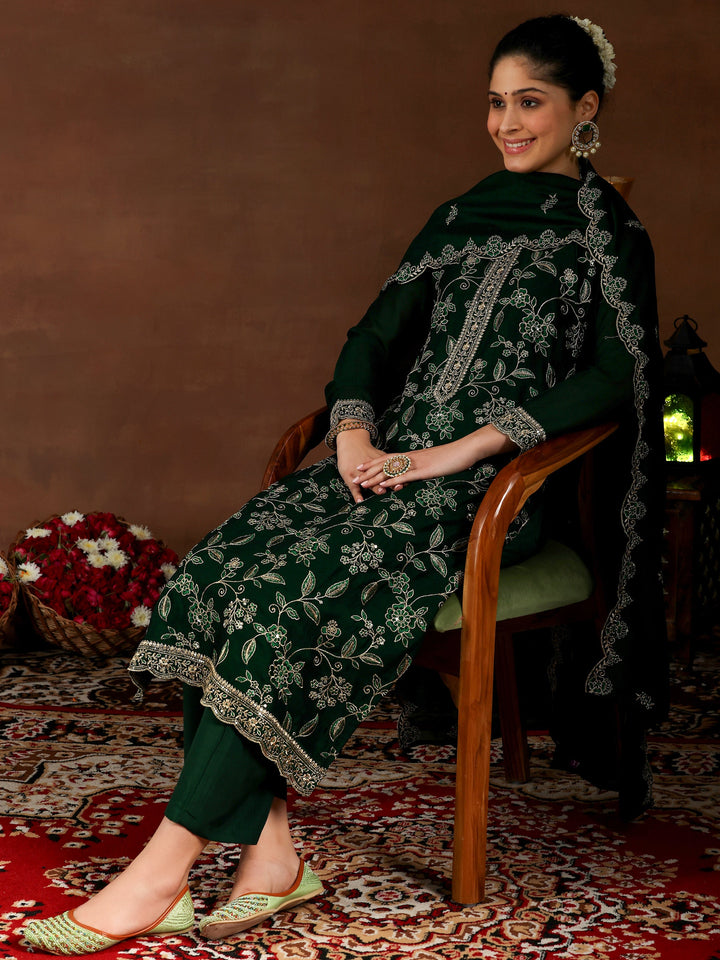 Green Embroidered Silk Blend Straight Suit With Dupatta