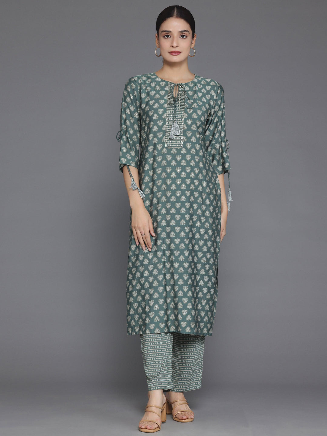 Green Printed Silk Blend Straight Kurta Set
