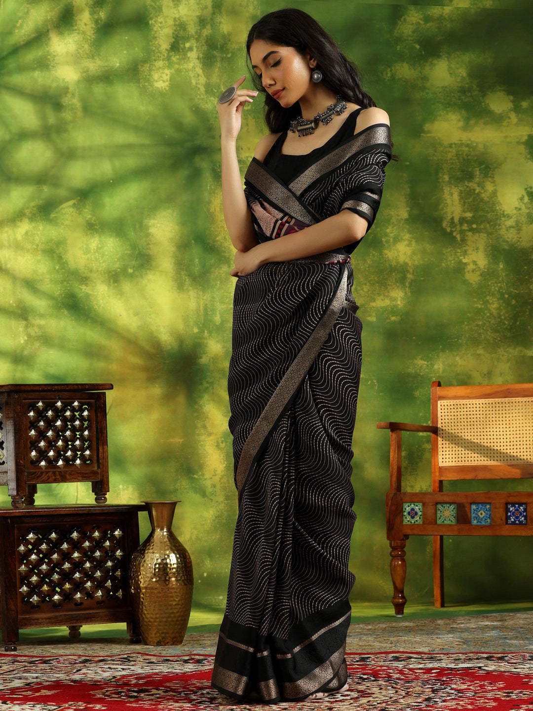 Black Printed Silk Blend Saree With Unstitched Blouse Piece - Libas