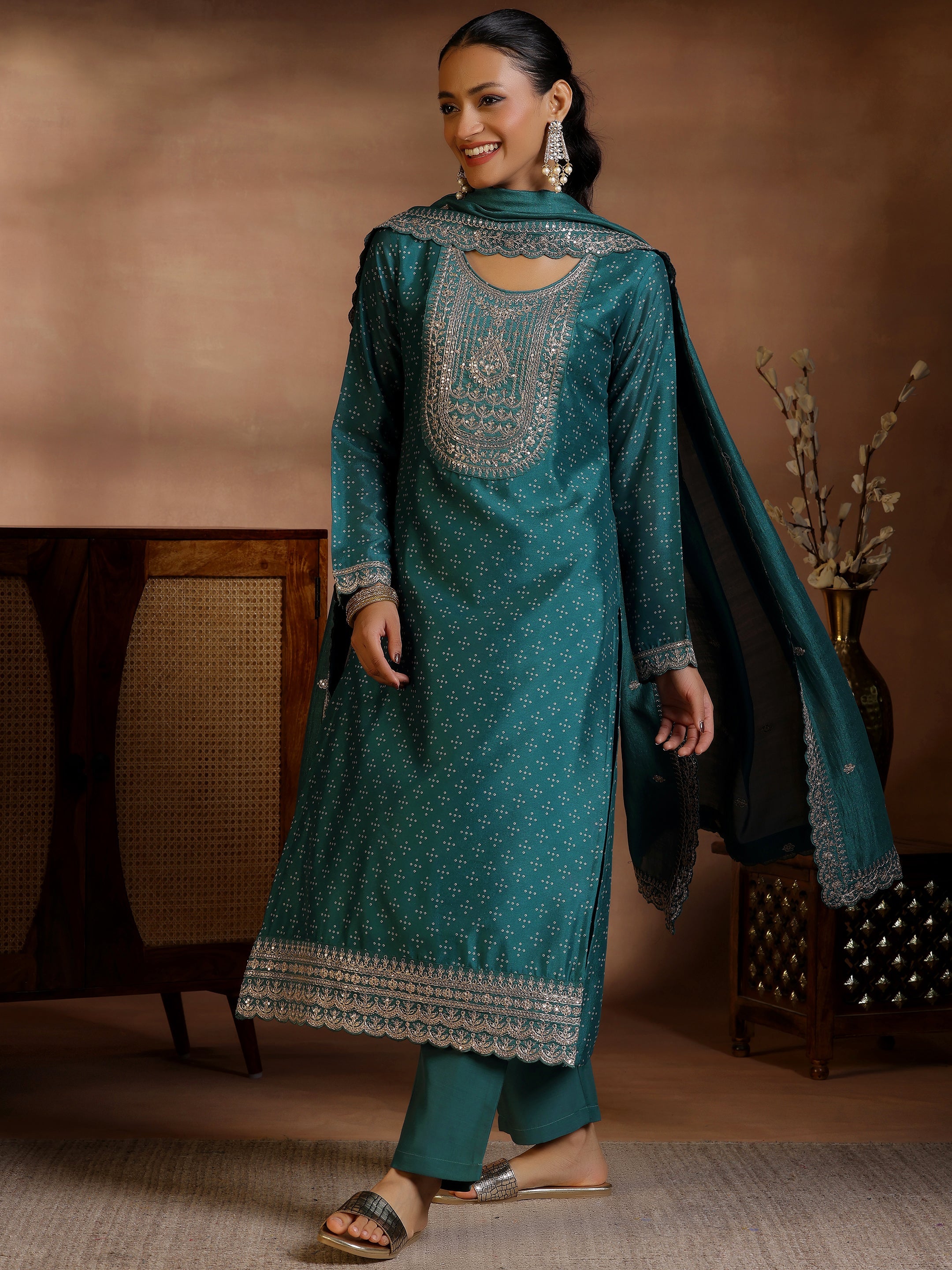 Green Printed Silk Blend Straight Suit Set With Dupatta main image 0