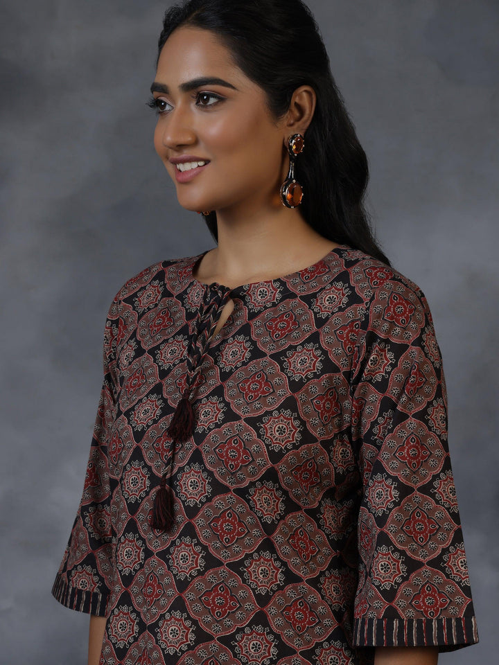 Black Printed Cotton Straight Kurti