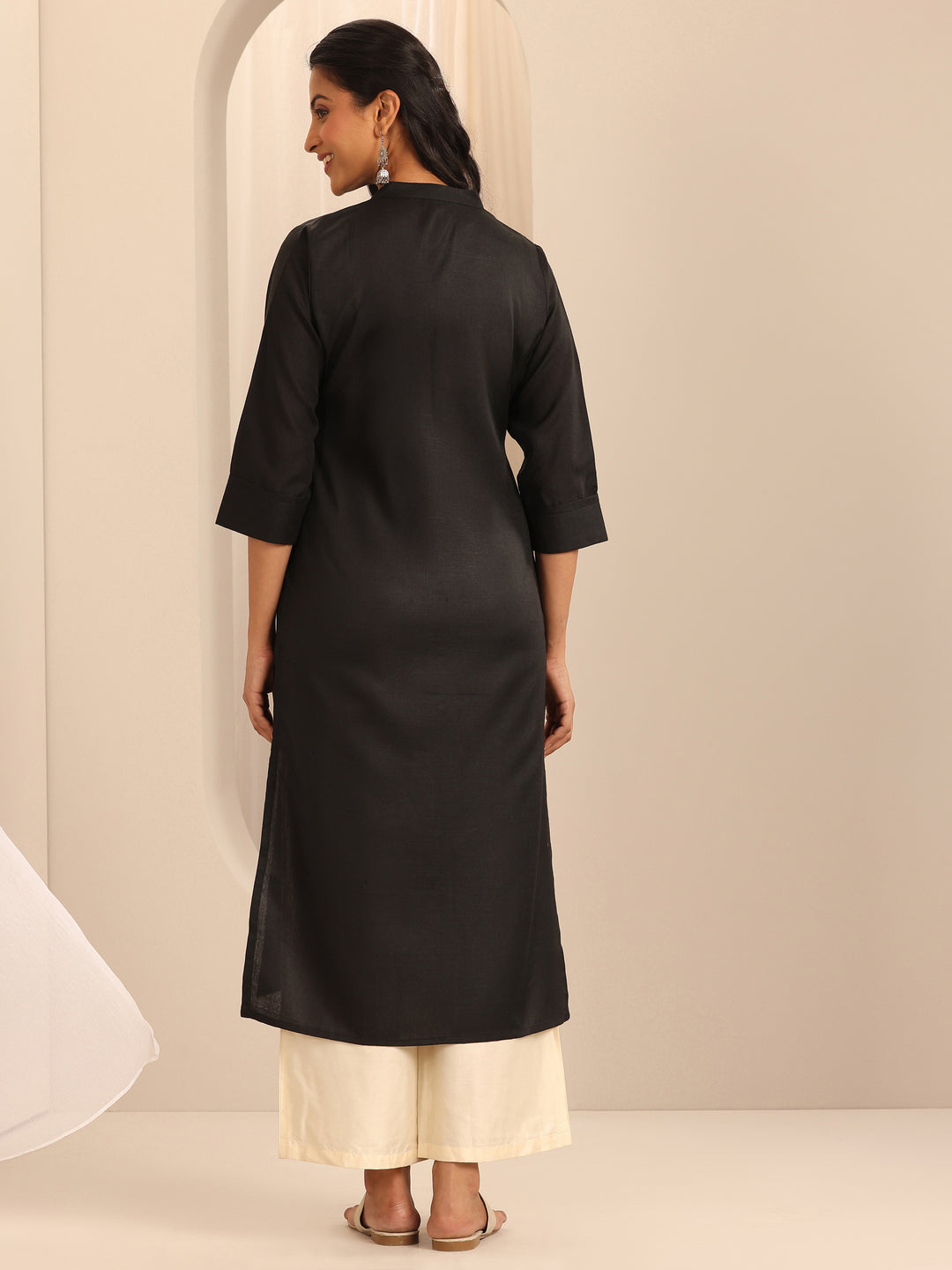 Black Solid Cotton Blend Straight Kurta