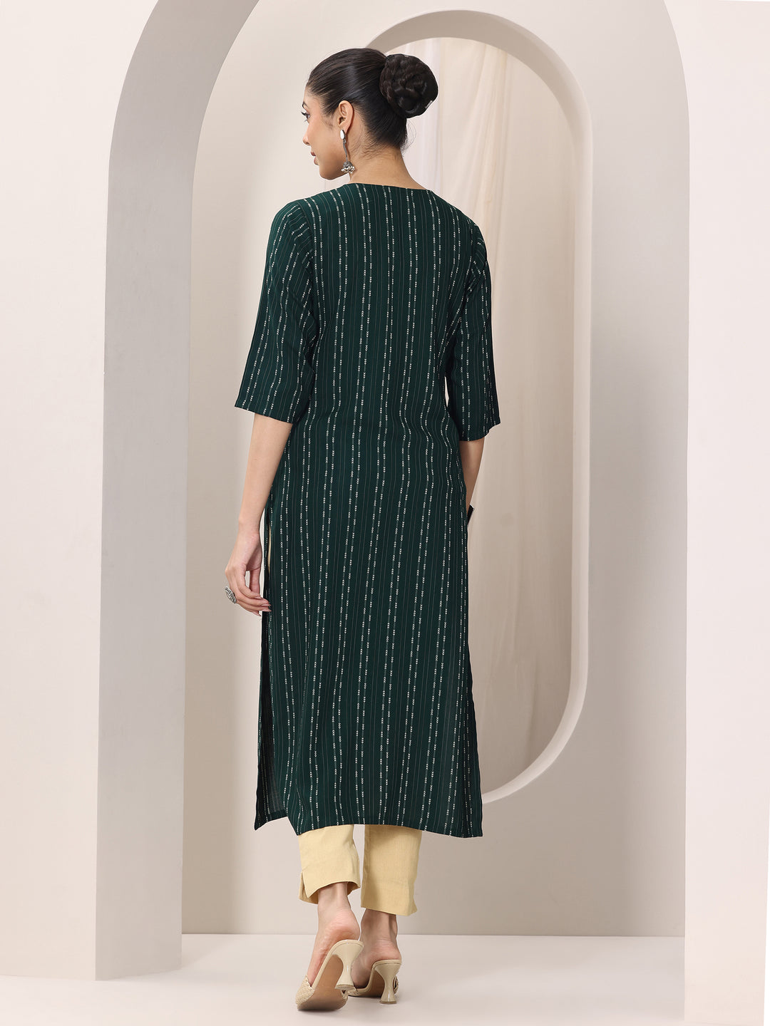 Green Woven Design Rayon Straight Kurta