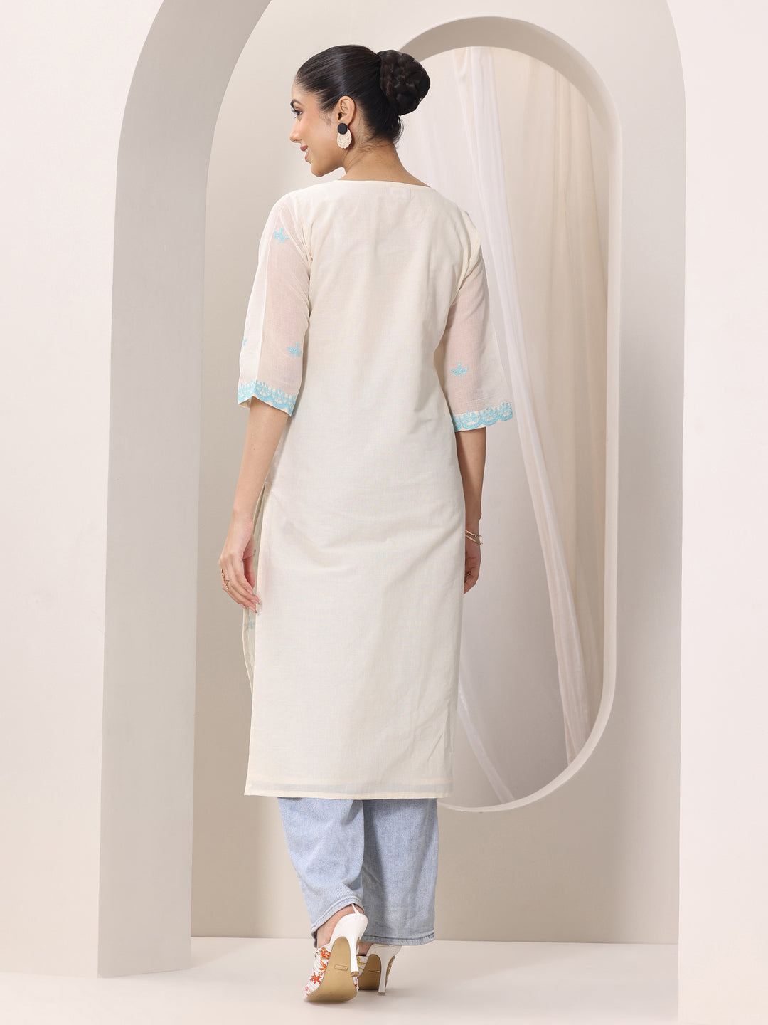 Off white Embroidered Cotton Straight Kurta