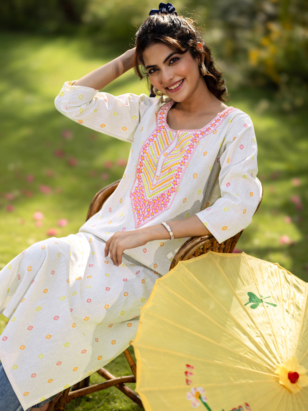 Off White Embroidered Cotton Straight Kurta