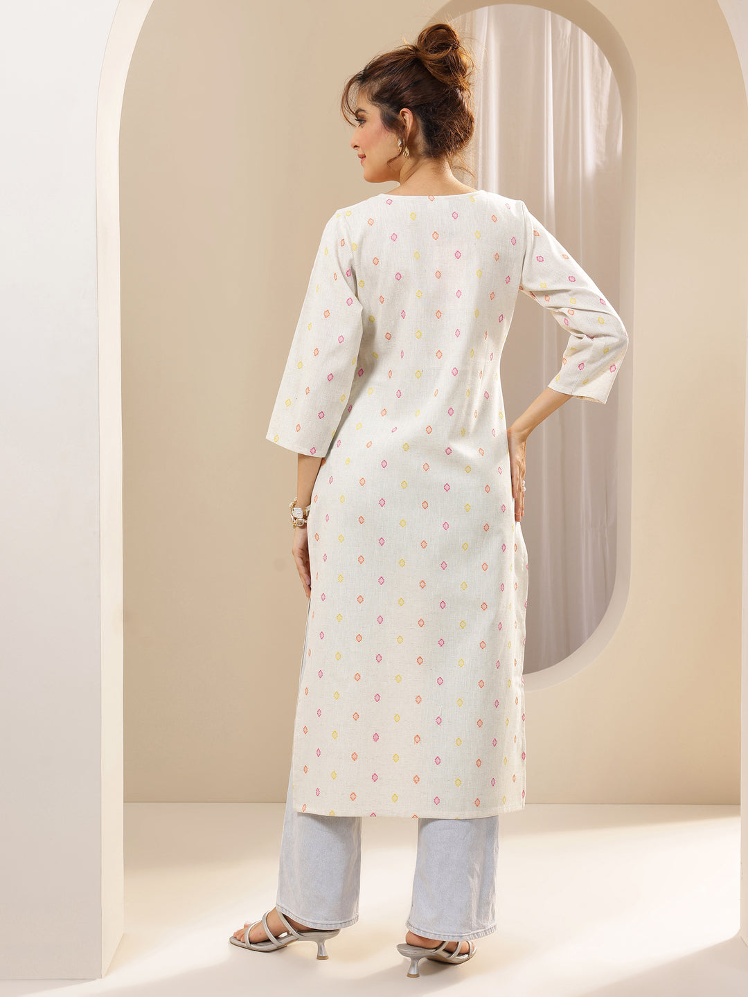 Off White Embroidered Cotton Straight Kurta