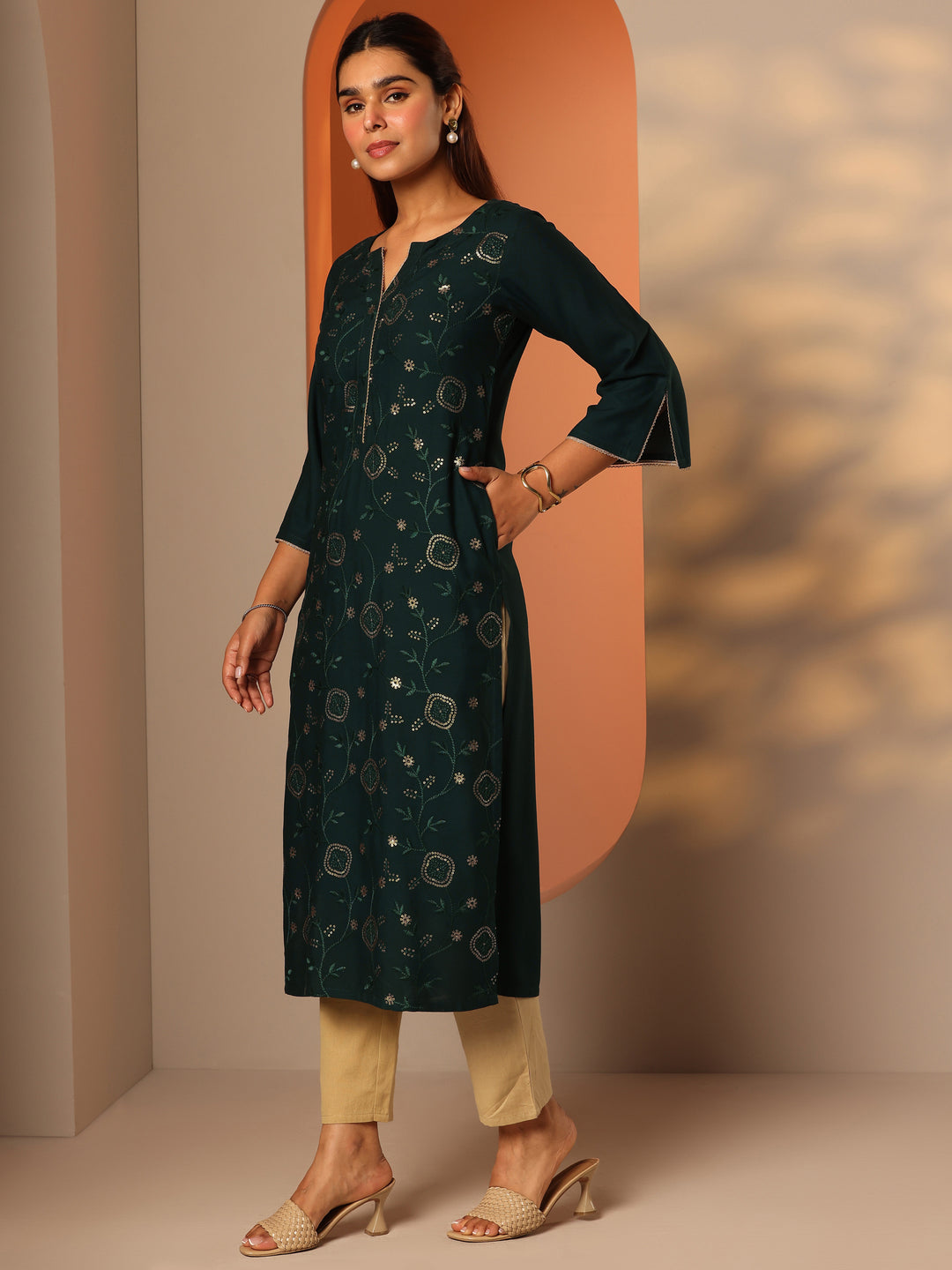 Green Embroidered Rayon Straight Kurta