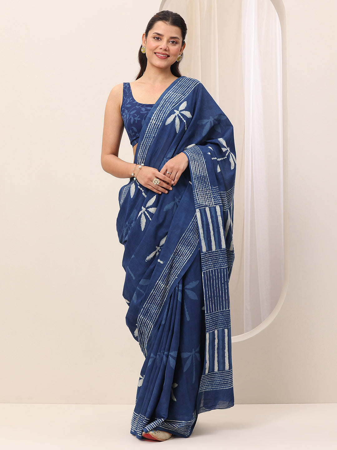 Indigo Printed Cotton Saree With Unstitched Blouse Piece