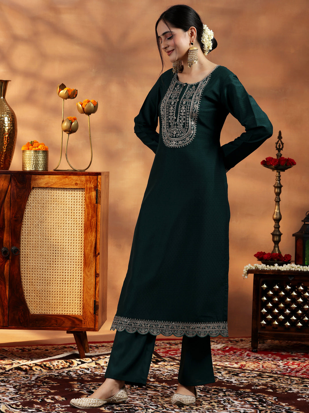 Green Embroidered Silk Blend Straight Suit With Dupatta