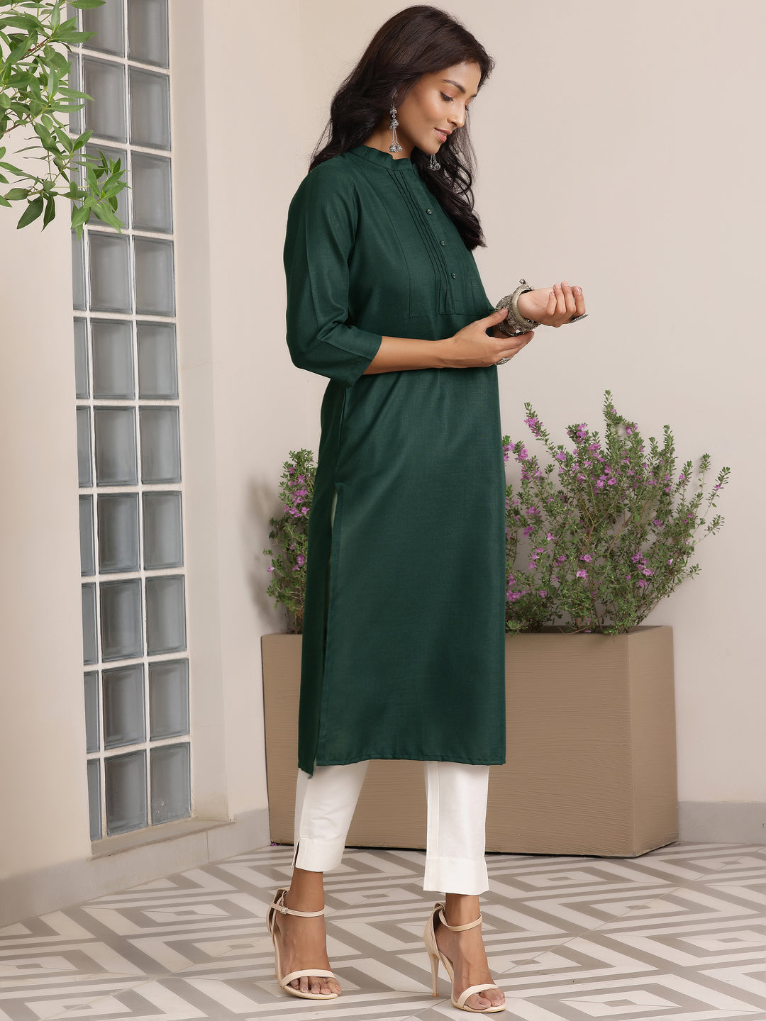 Green Solid Cotton Blend Straight Kurta