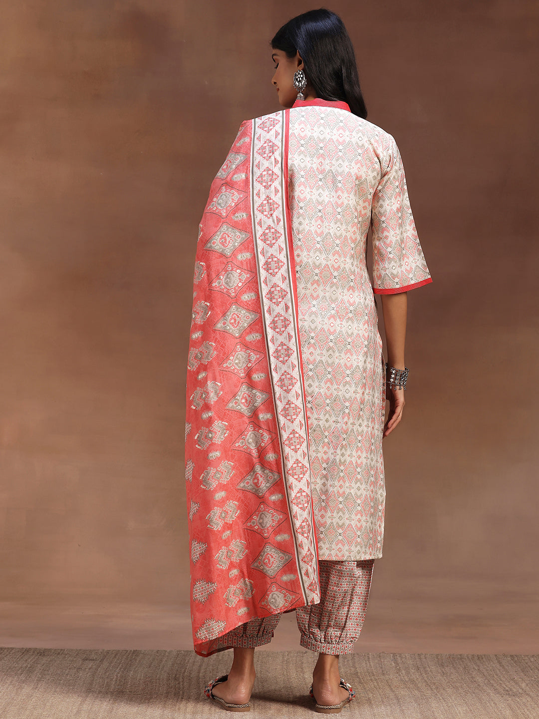 Pink Printed Silk Blend Straight Suit With Dupatta