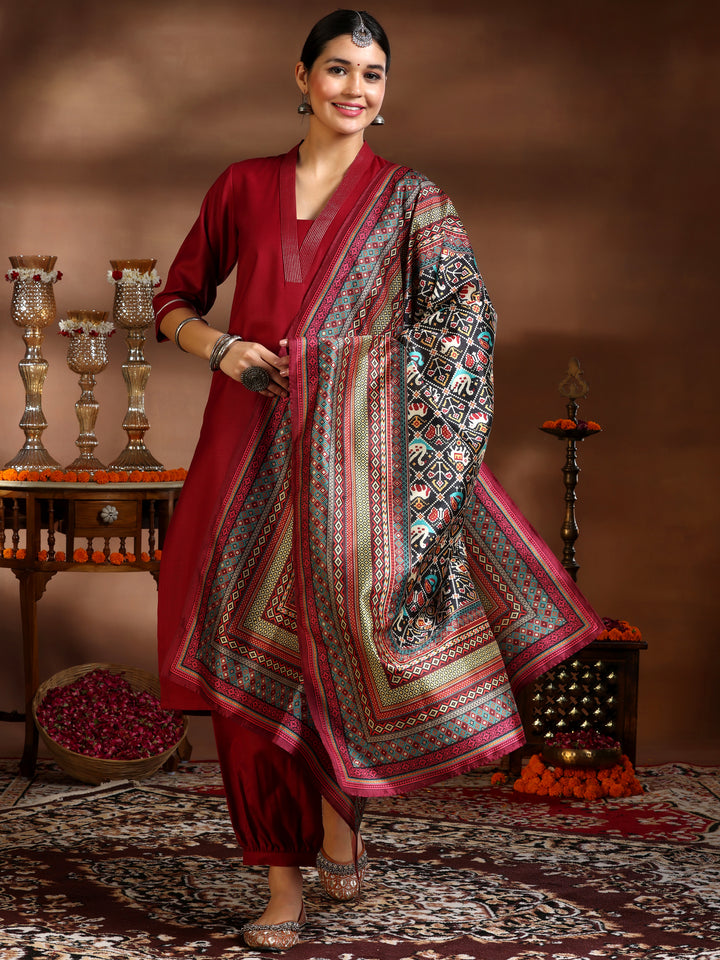 Maroon Solid Cotton Blend Straight Suit With Dupatta
