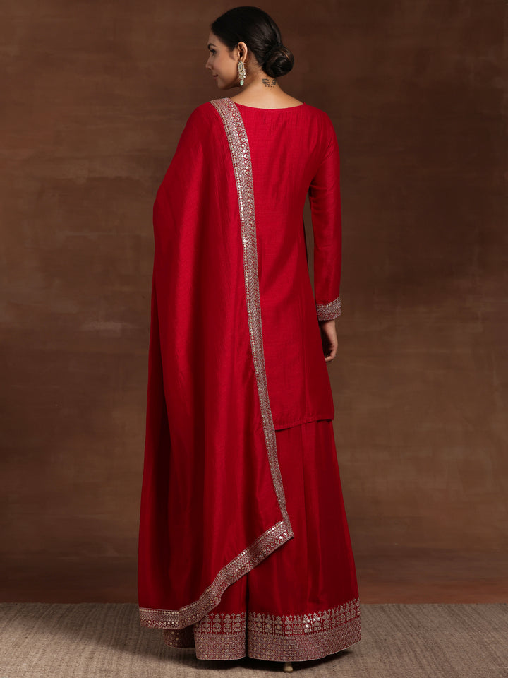 Pink Embroidered Silk Blend Straight Suit With Dupatta