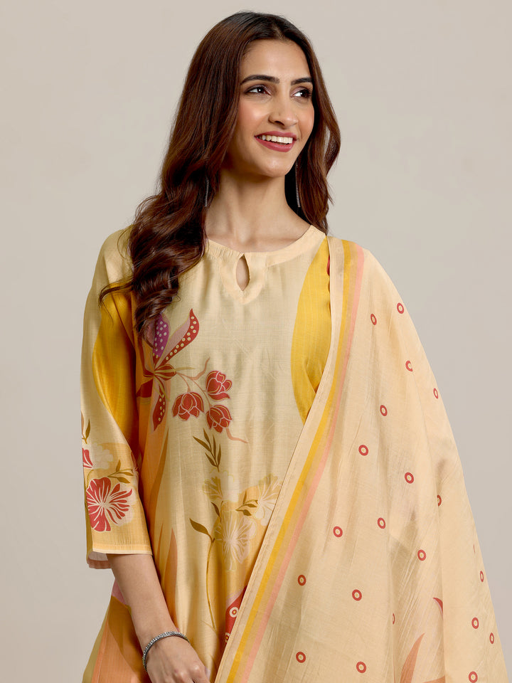 Peach Printed Silk Blend Straight Suit Set With Dupatta