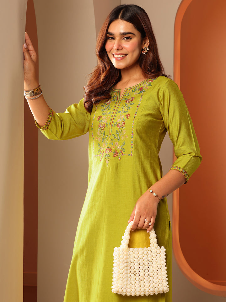 Green Embroidered Silk Blend Straight Kurta Set