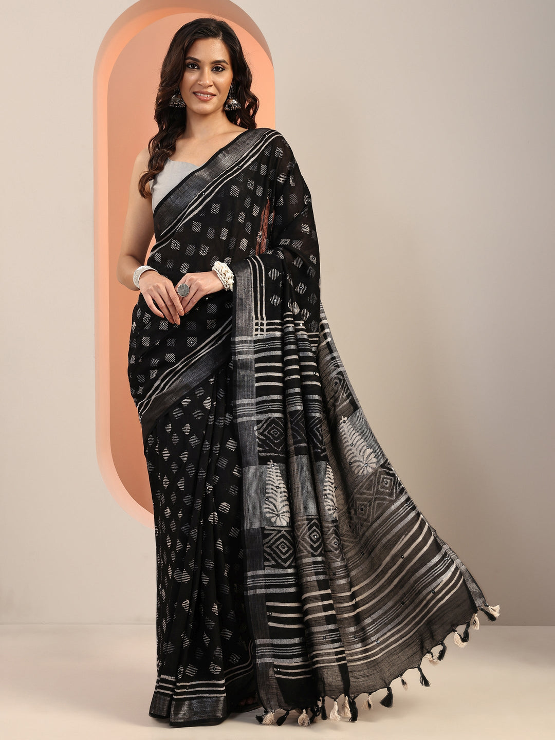 Black Printed Cotton Saree With Unstitched Blouse Piece