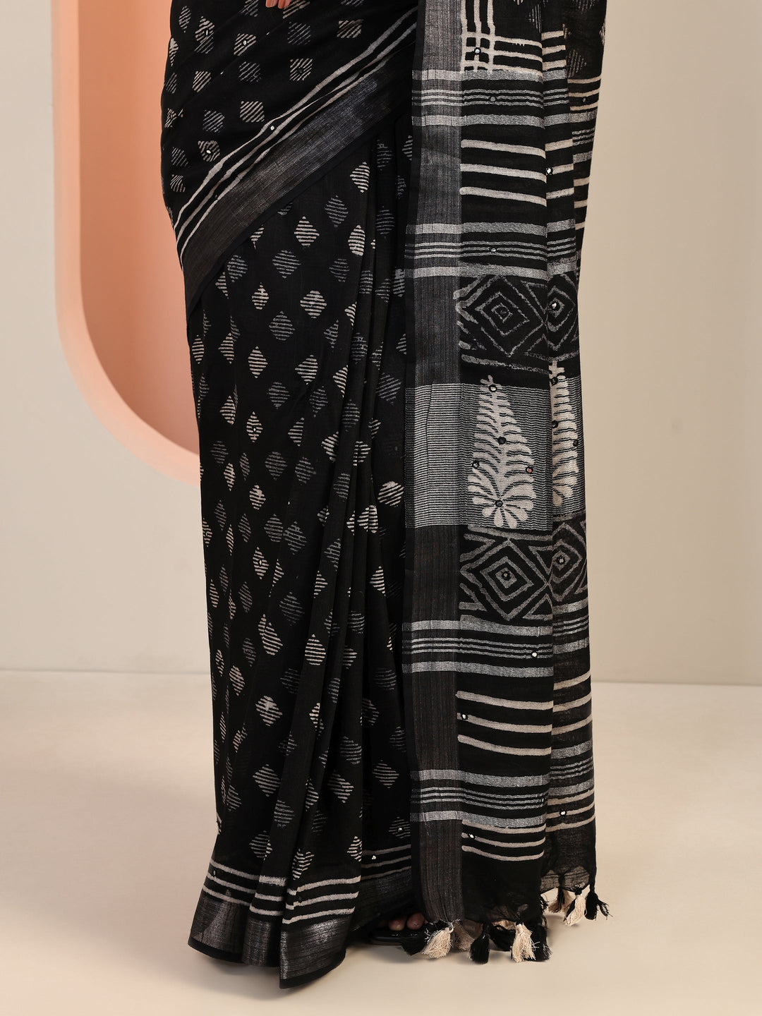 Black Printed Cotton Saree With Unstitched Blouse Piece