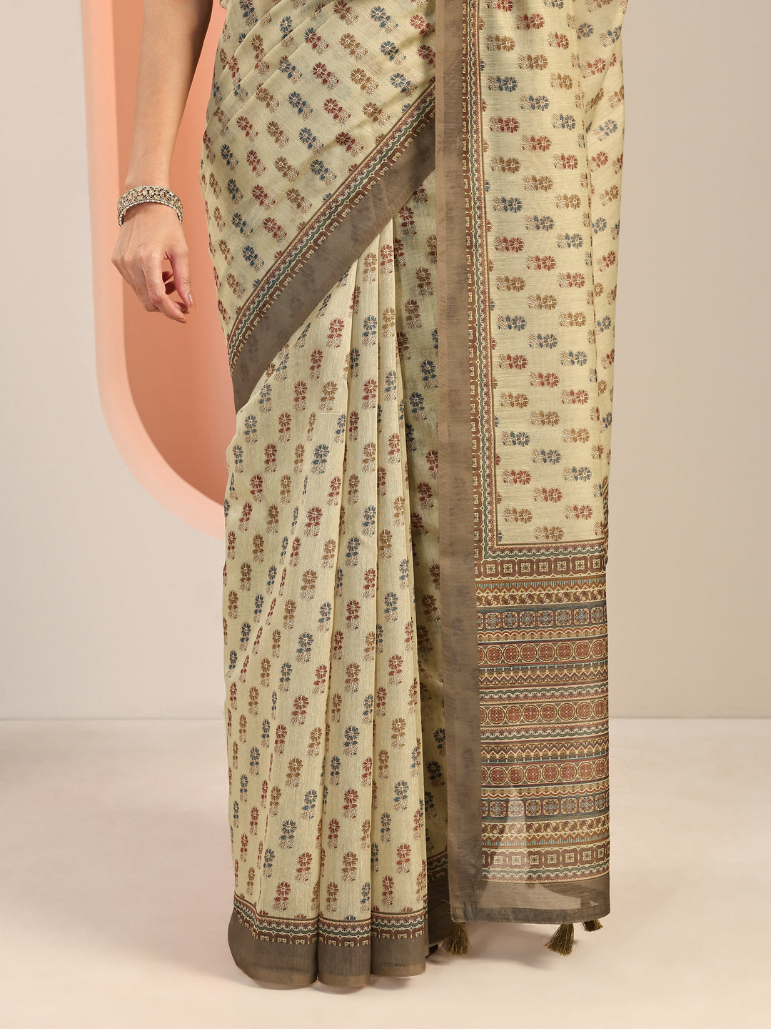 Green Printed Silk Blend Saree With Unstitched Blouse Piece
