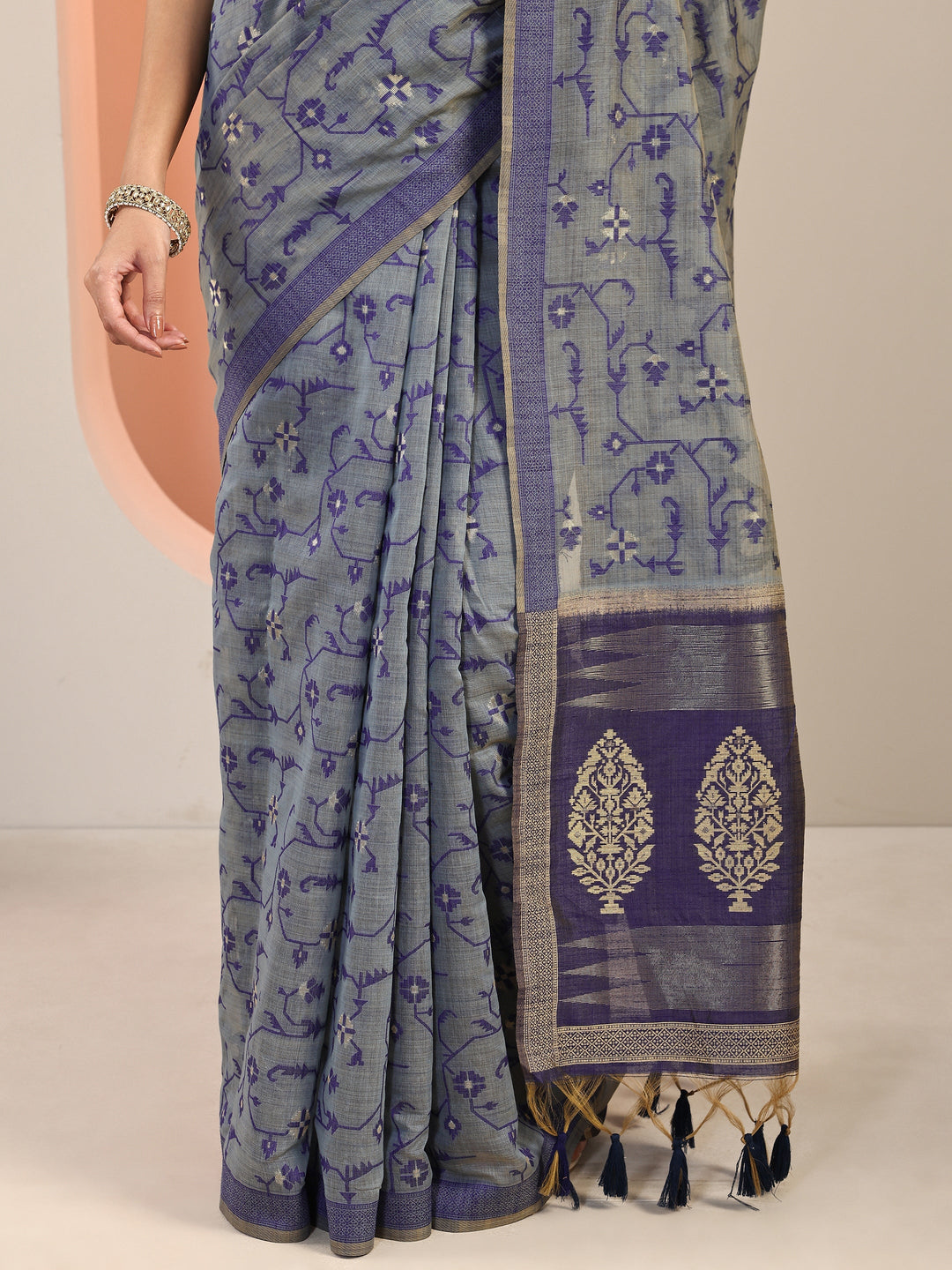 Navy Blue Woven Cotton Blend Saree With Unstitched Blouse Piece