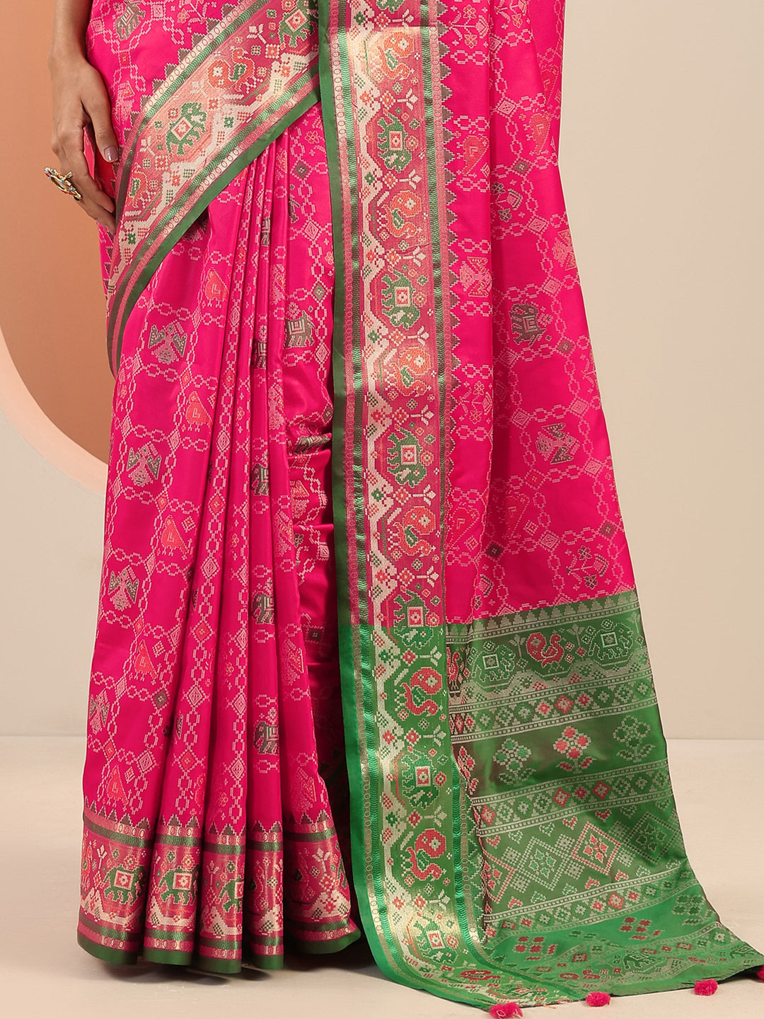Pink Woven Silk Blend Saree With Unstitched Blouse Piece