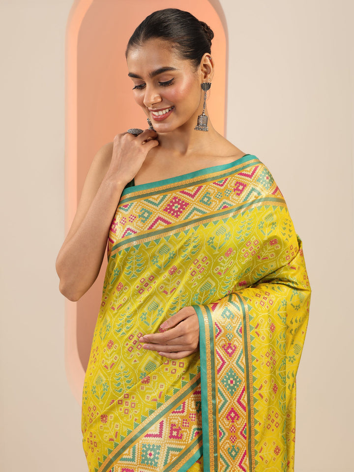 Green Woven Design Silk Saree With Unstitched Blouse Piece