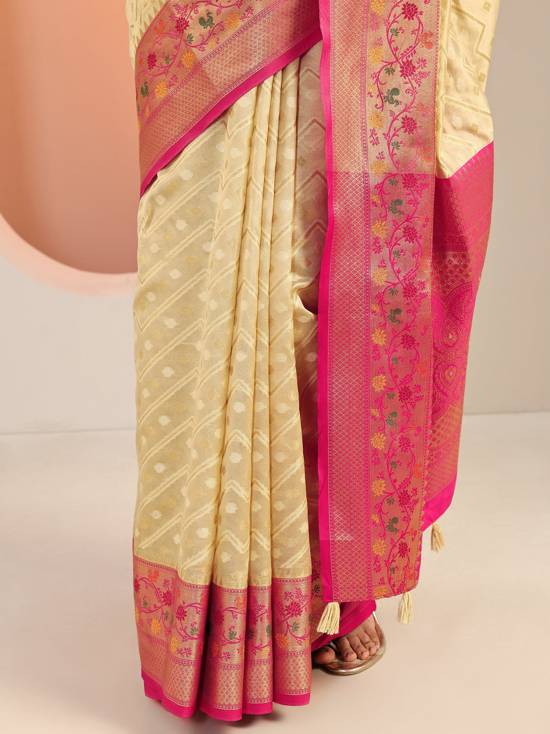 Beige Woven Silk Blend Saree With Unstitched Blouse Piece