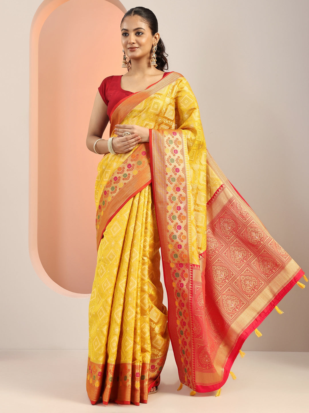 Yellow Woven Banarasi Silk Blend Saree With Unstitched Blouse Piece