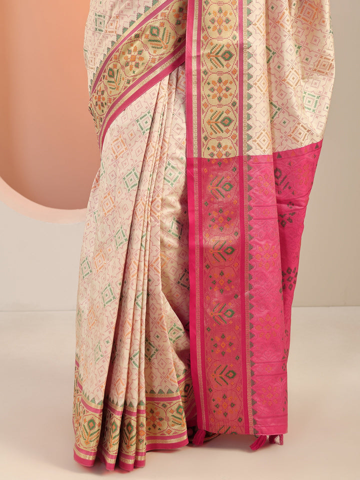 Off White Printed Silk Blend Saree With Unstitched Blouse Piece