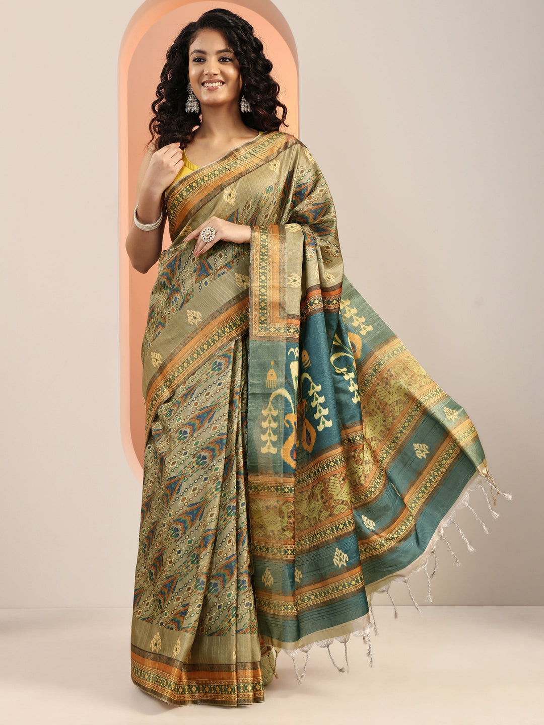 Teal Printed Silk Blend Saree With Unstitched Blouse Piece