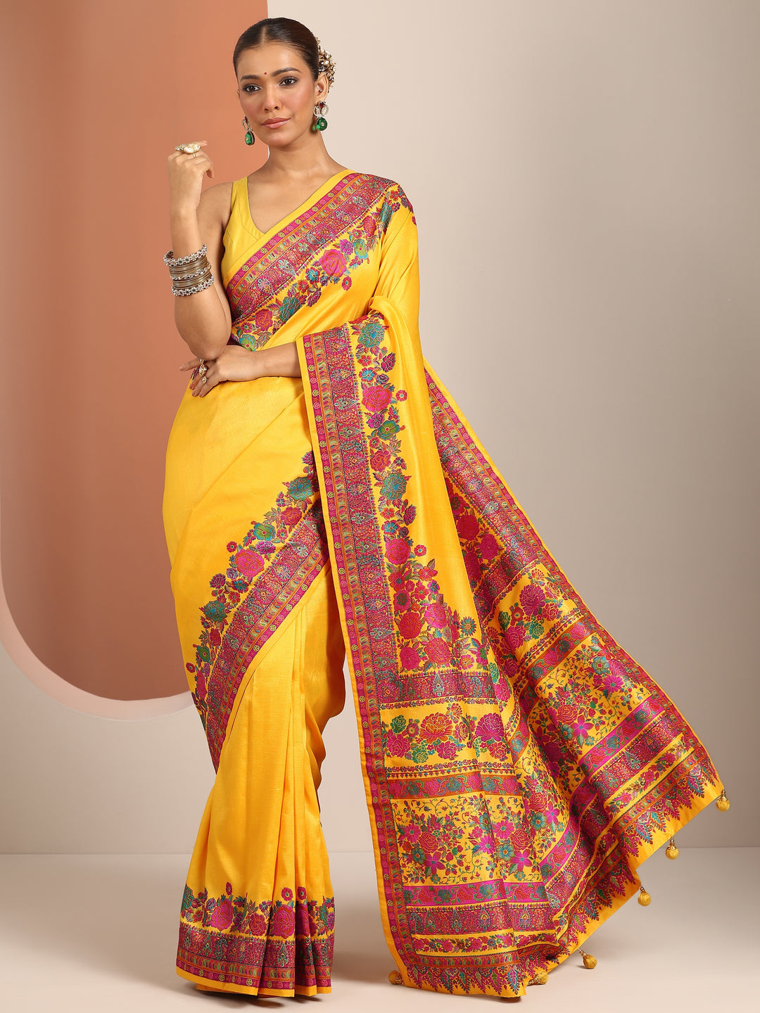 Yellow Printed Silk Blend Saree With Unstitched Blouse Piece