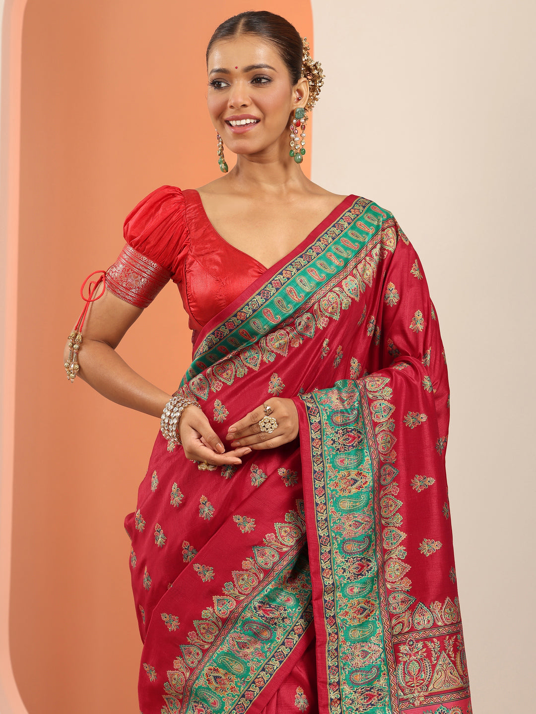 Red Printed Silk Blend Saree With Unstitched Blouse Piece