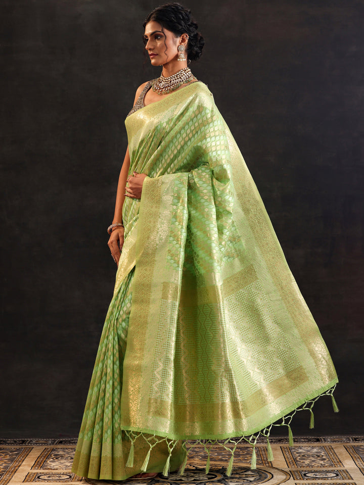 Green Woven Design Banarasi Silk Blend Saree With Unstitched Blouse Piece