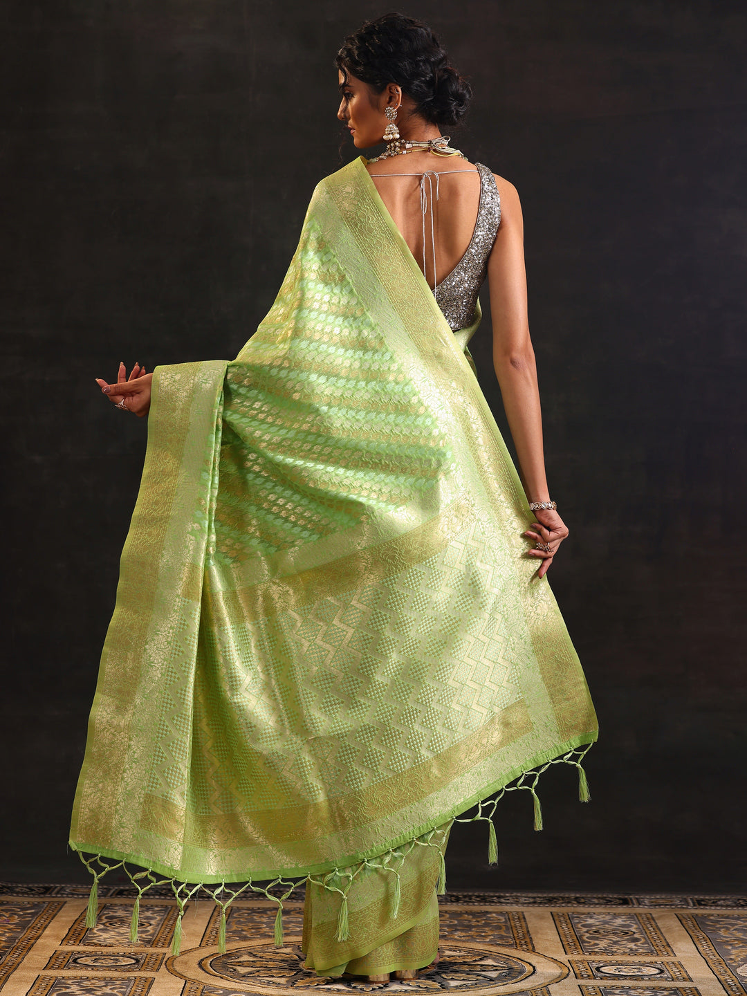 Green Woven Design Banarasi Silk Blend Saree With Unstitched Blouse Piece