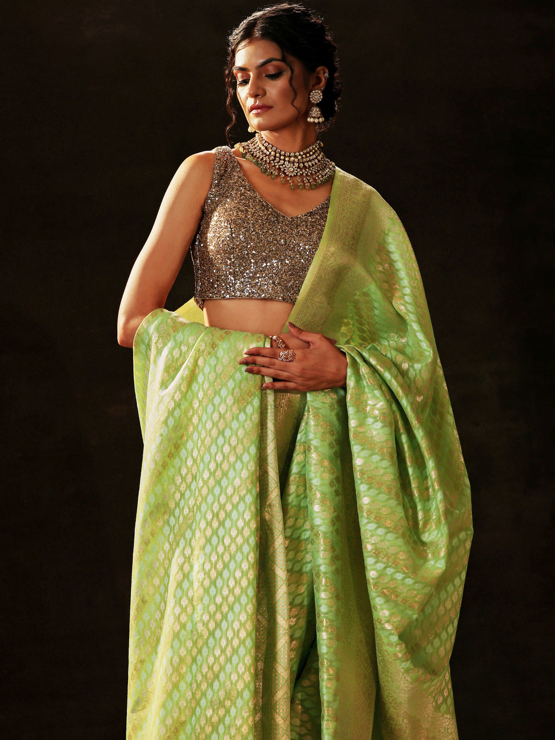 Green Woven Design Banarasi Silk Blend Saree With Unstitched Blouse Piece