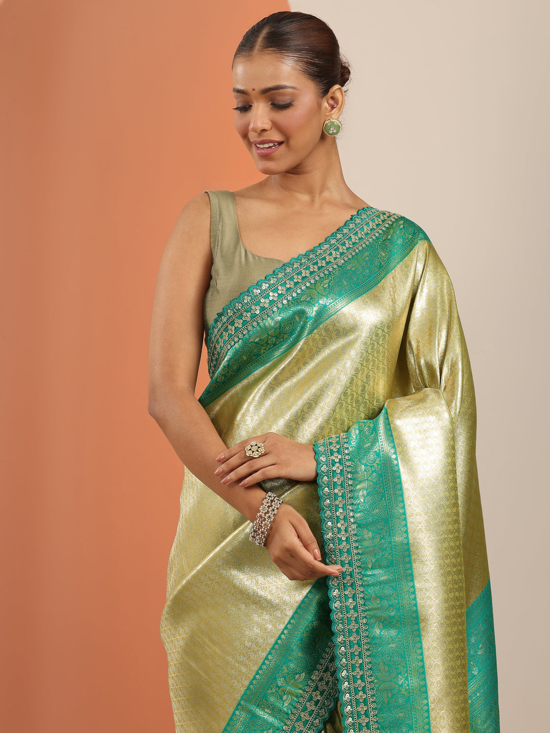 Green Woven Design Banarasi Silk Blend Saree With Unstitched Blouse Piece