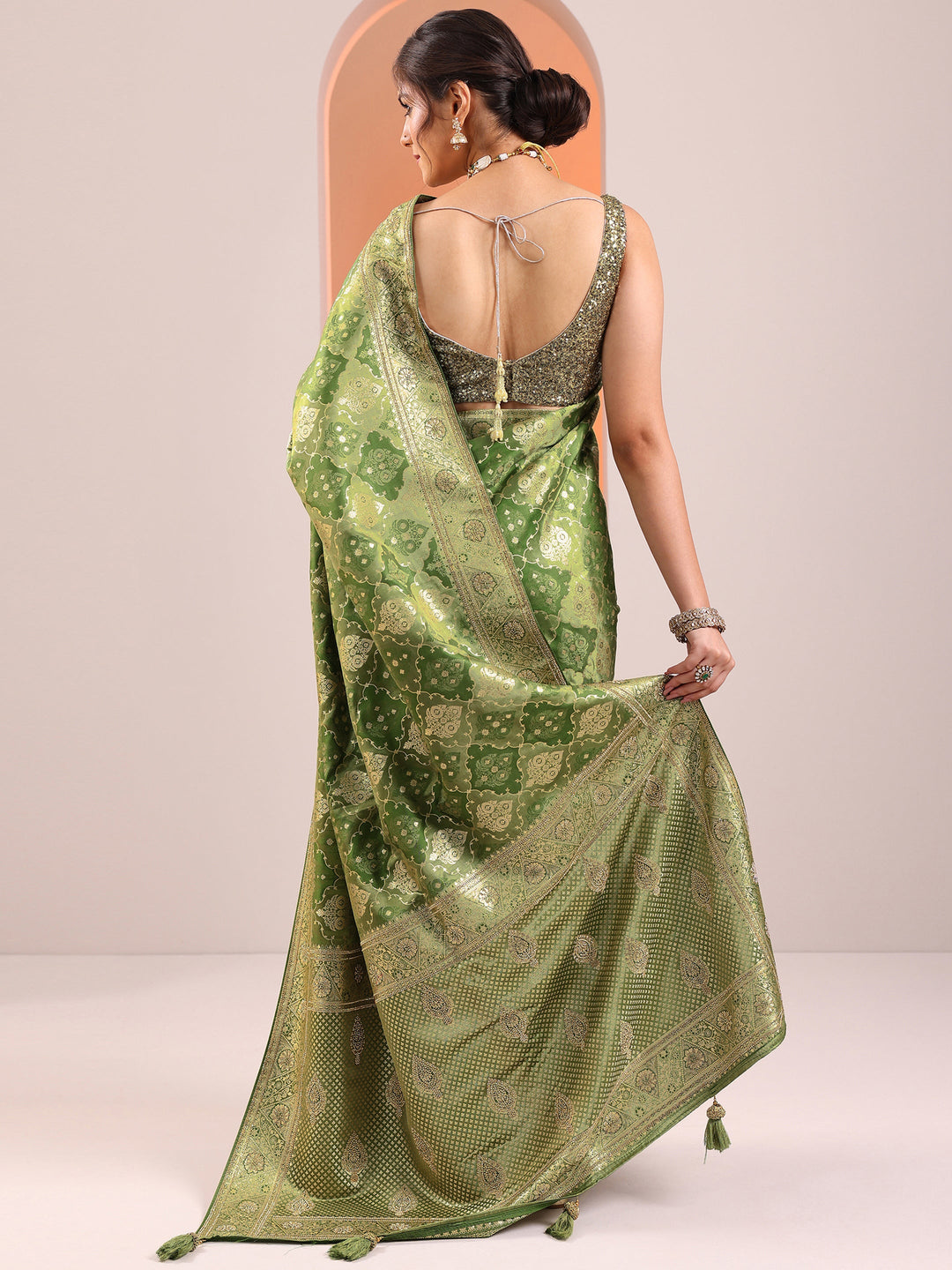 Green Woven Design Banarasi Silk Blend Saree With Unstitched Blouse Piece