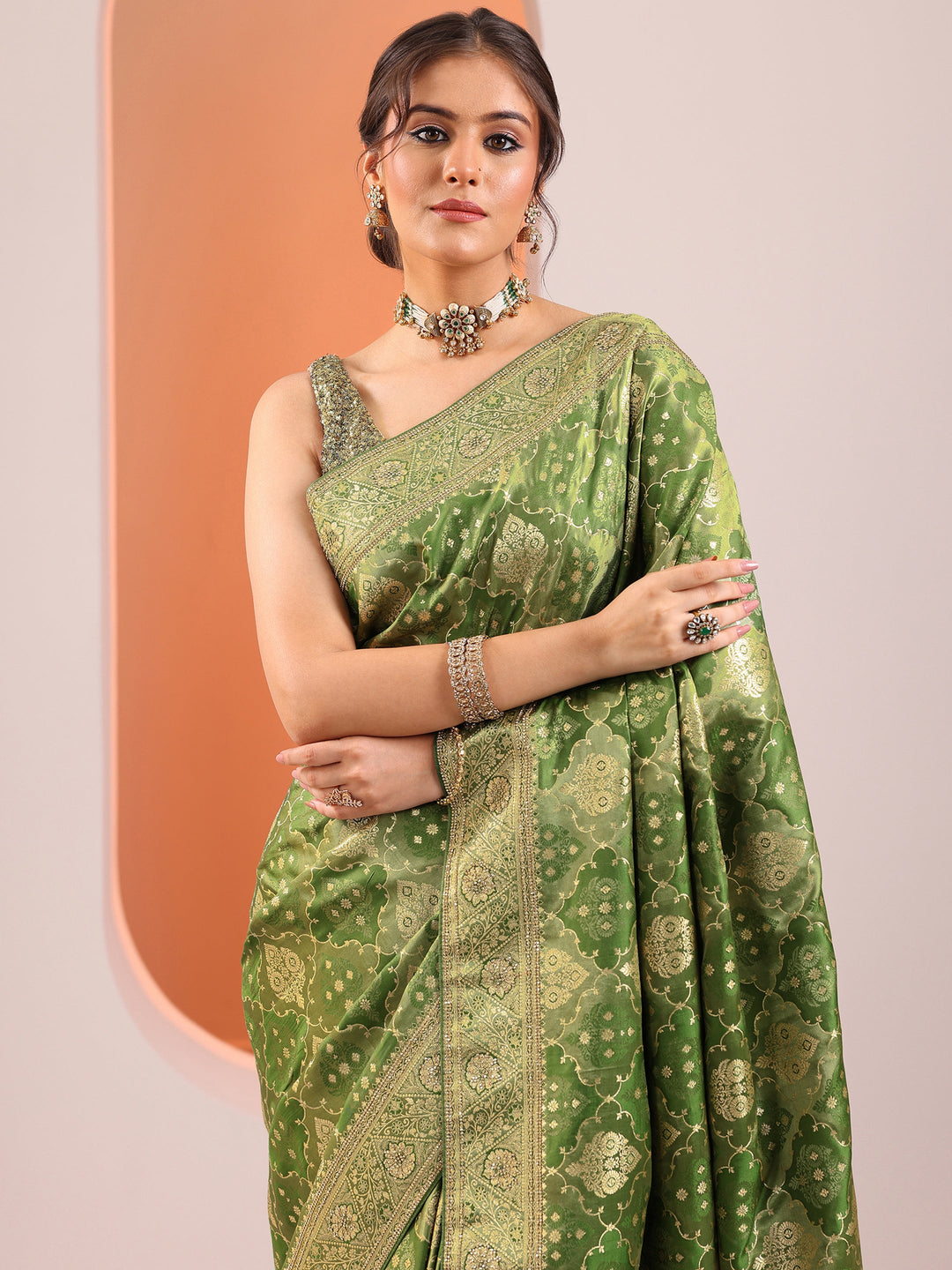 Green Woven Design Banarasi Silk Blend Saree With Unstitched Blouse Piece