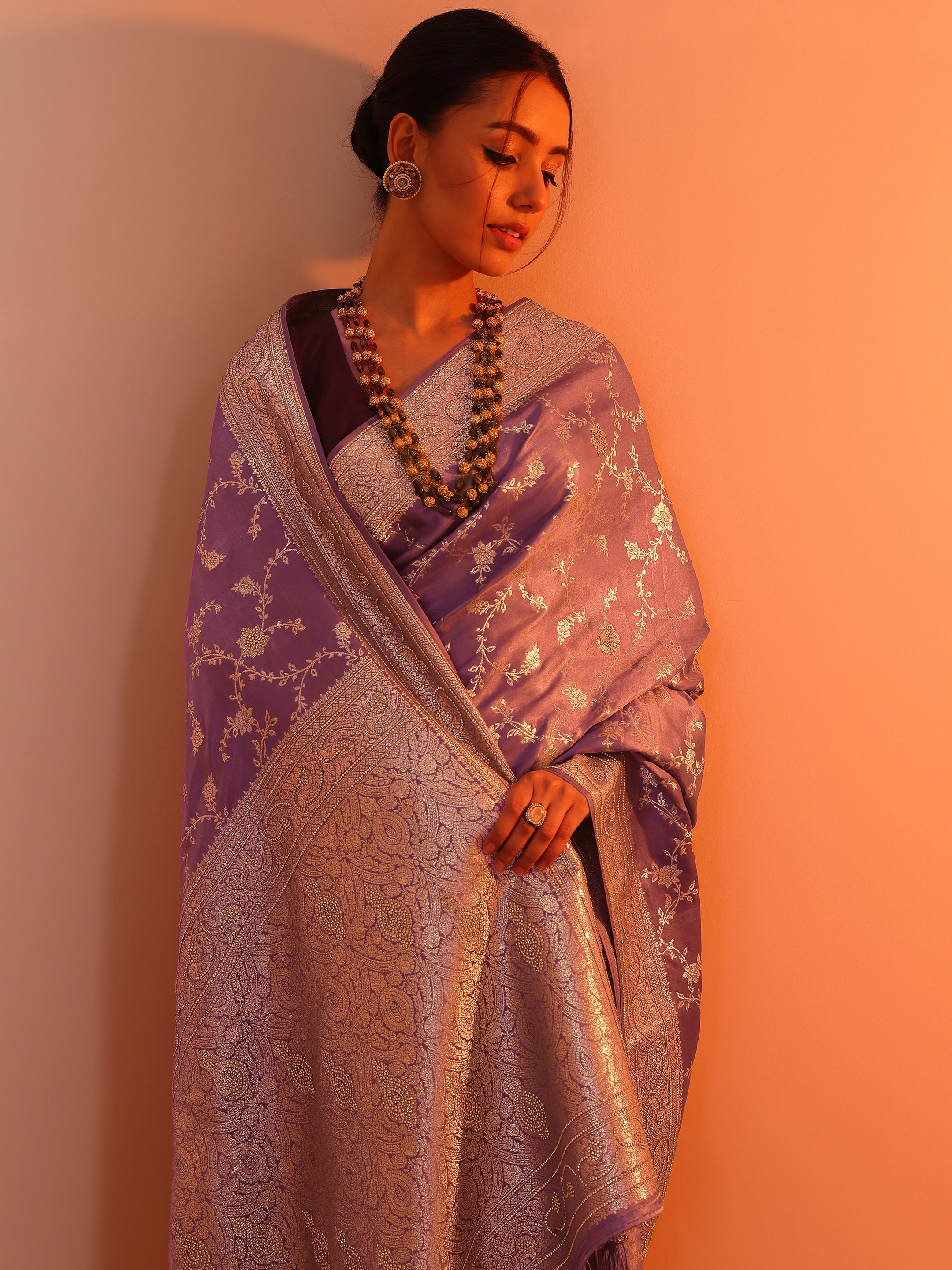 Red Woven Design Silk Blend Saree With Unstitched Blouse Piece