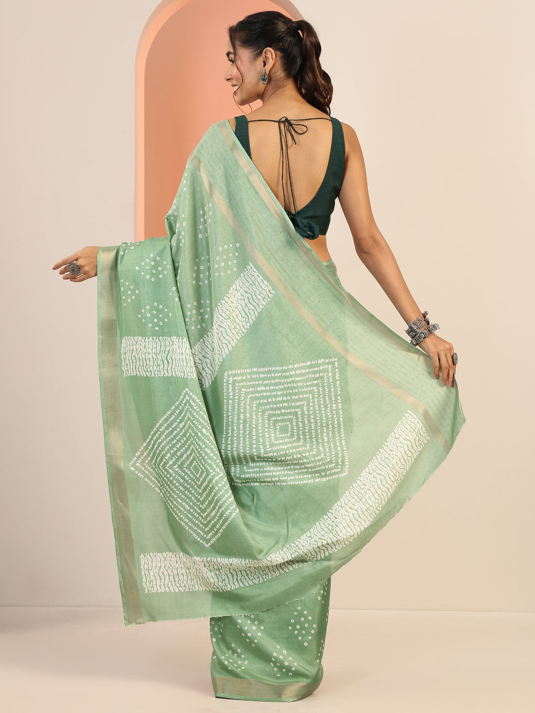 Green Printed Silk Blend Saree With Unstitched Blouse Piece
