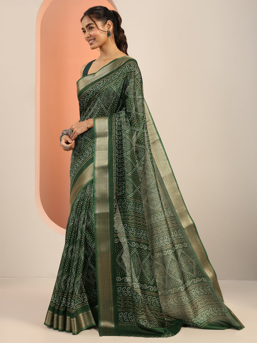 Green Printed Silk Blend Saree With Unstitched Blouse Piece